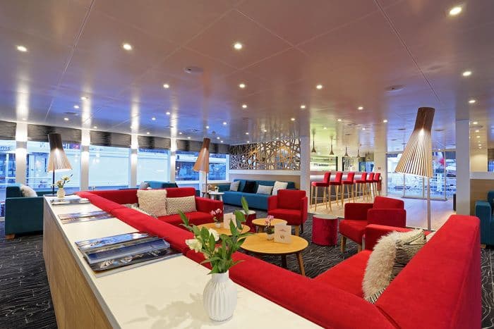 CroisiEurope MS Elbe Princesse Lounge Bar 3.jpg